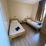 Gloria Houses-free Parking بيت ضيافة فارنا