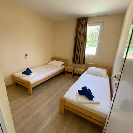 Gloria Houses-free Parking Guest house