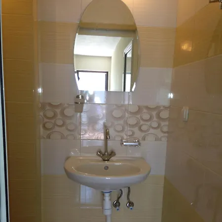 Guest house къщички глория-free Parking,gloria *