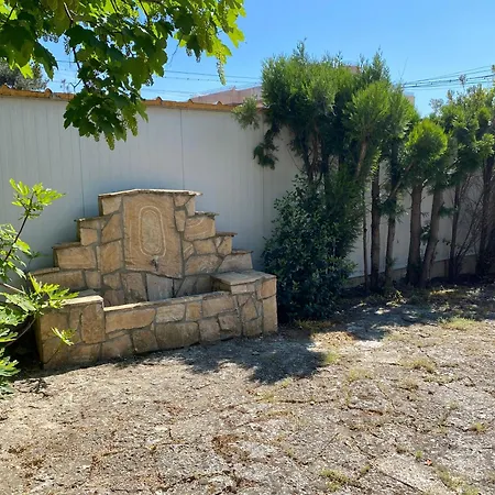 Gloria Houses-free Parking בית הארחה וארנה