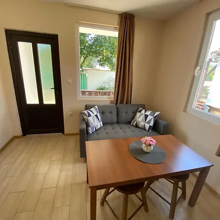 Konukevi Gloria Houses-free Parking Varna