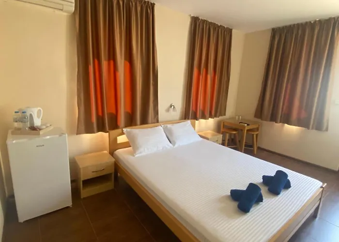 Gloria Houses-free Parking 3*